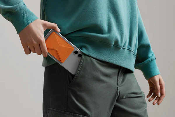 MOFT Adhesive | Phone Stand & Wallet - Image 7