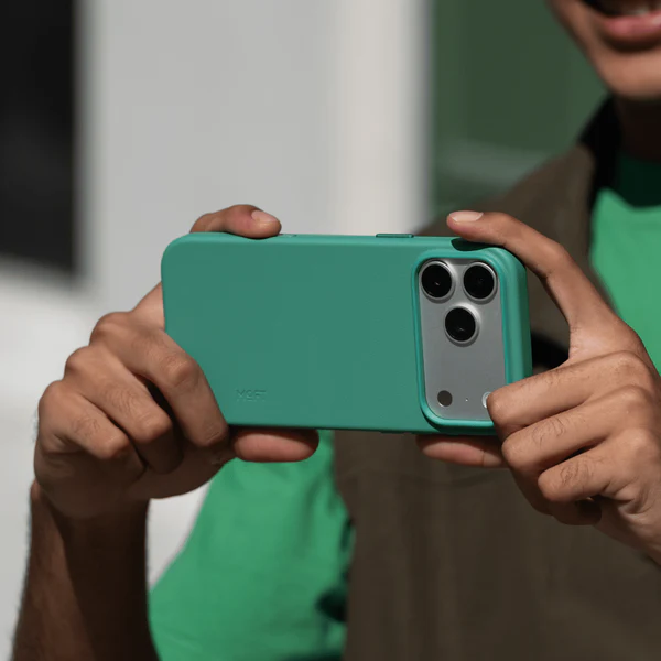 MOFT Snap Case MOVAS For Apple iPhone 17 Pro Max (OZ Green) - Image 4