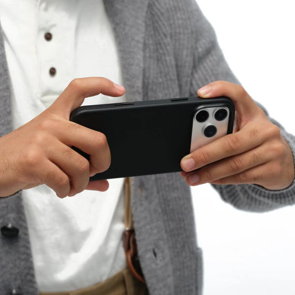 MOFT Snap Case MOVAS For Apple iPhone 17 Pro Max (Jet Black) - Image 4